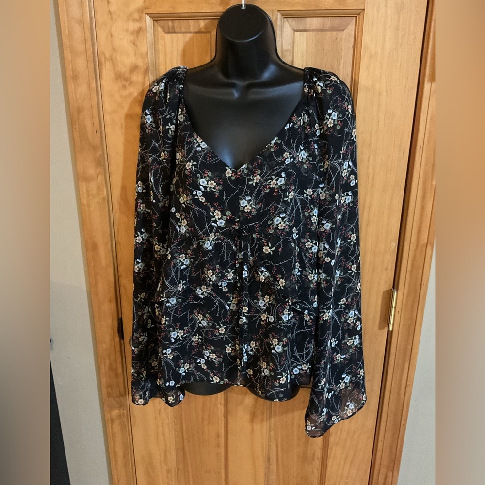 NWT Umgee Sheer Floral Blouse